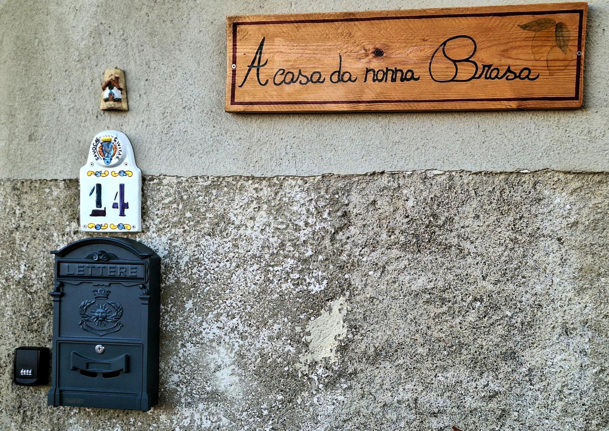 A Casa Da Nonna Brasa Holiday Home Savoca Extérieur photo